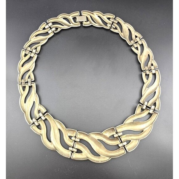 80's Vintage Chunky Silver-Tone Necklace Wavy Link Design & Box Clasp Closure - Picture 7 of 7